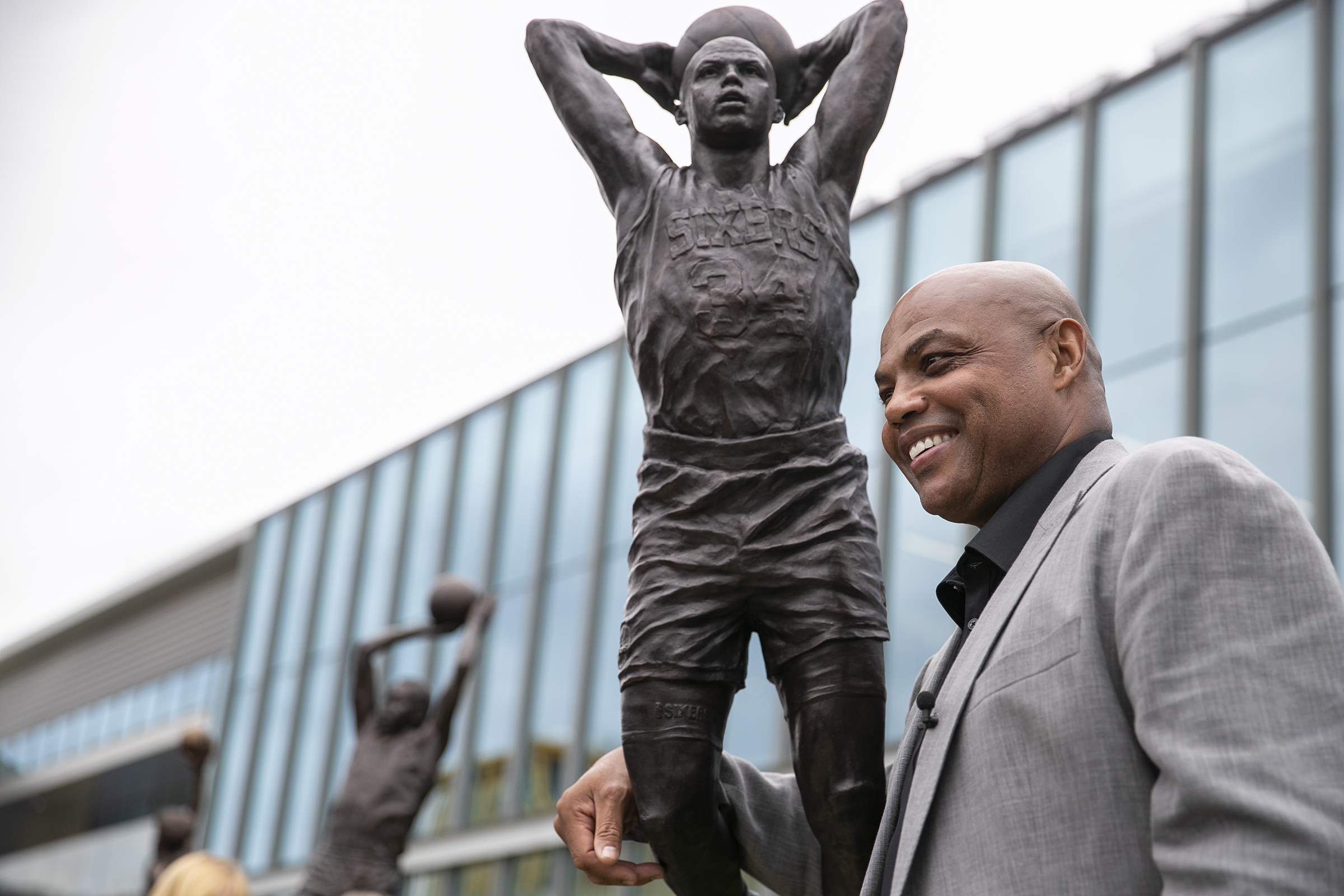 A Picture of Charles Barkley and a Dying Man Inspires a Delco Family