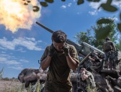 Ukrainian Forces Destroy Key Weapons in Rare Enemy-Line Recon Footage