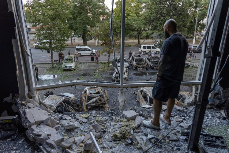 Ukraine Pushes for Zelensky-Putin Talks as Russia Suggests Short Truces