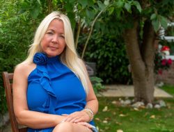 Mother Leaves £50k Executive Job for £24k Factory Role to Escape Sunday Scaries Mother Leaves £50k Executive Job for £24k Factory Role to Escape Sunday Scaries