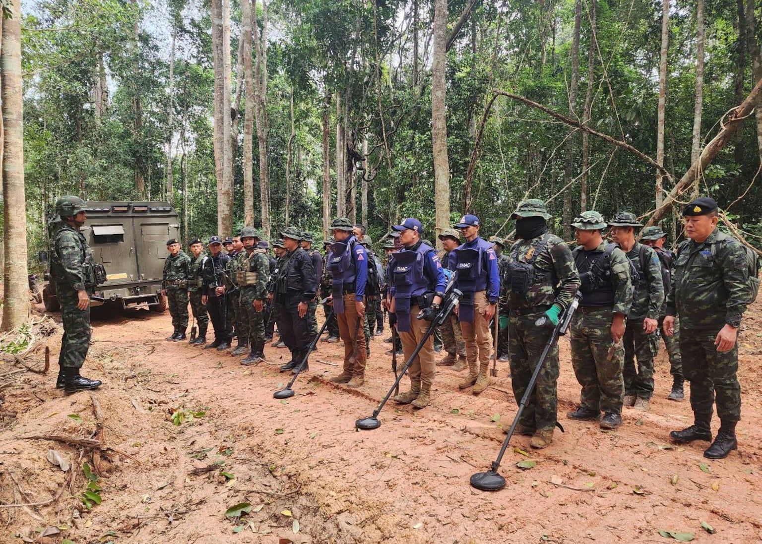 11 Killed in Cross-Border Fire Between Thailand and Cambodia
