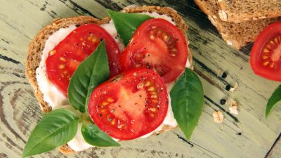 Stop Soggy Sandwiches: Don’t Skip This Tomato Tip