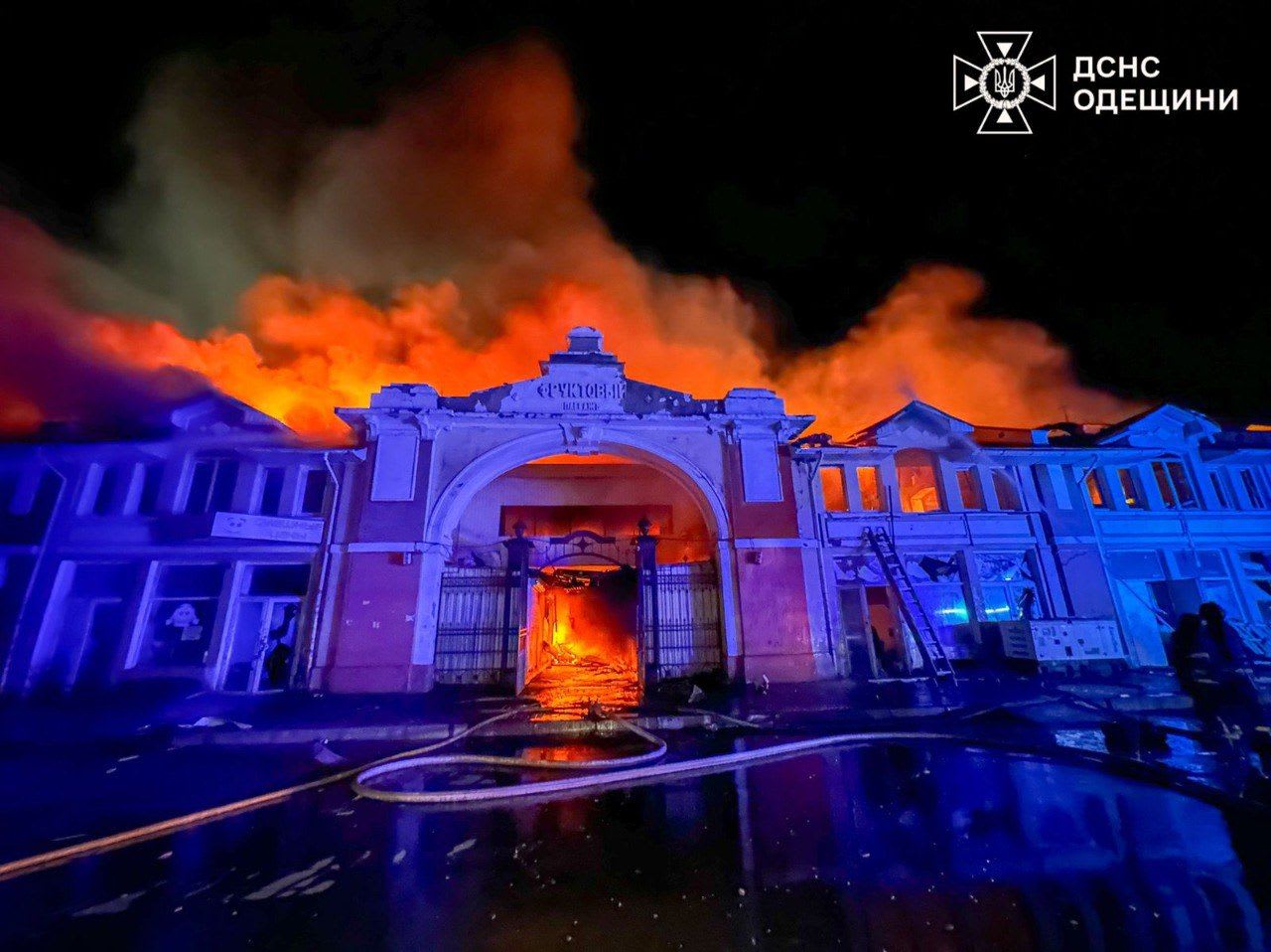 Fire engulfs historic Odesa market during Russian assault
