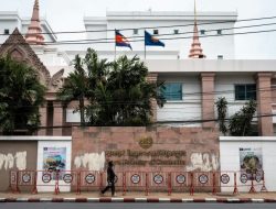Thailand and Cambodia Battle with Jets and Rockets in Deadly Border Conflict