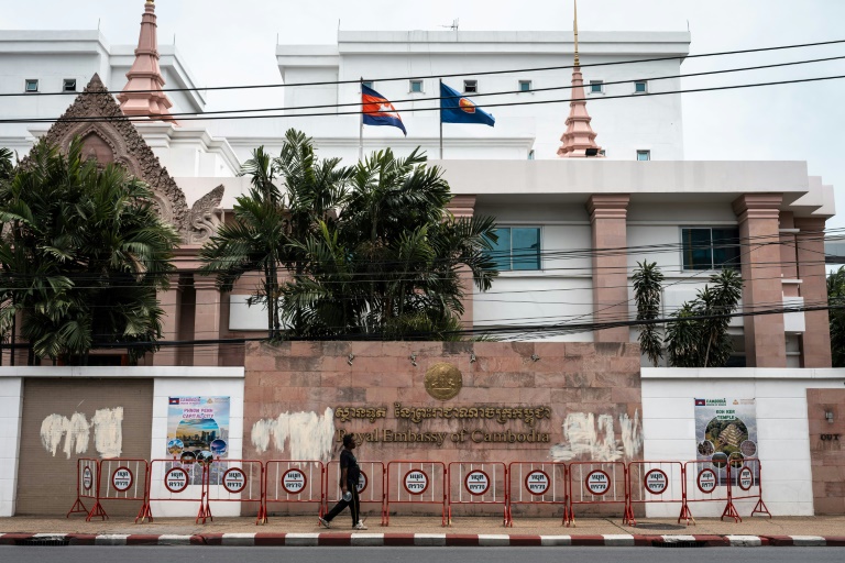 Thailand and Cambodia Battle with Jets and Rockets in Deadly Border Conflict