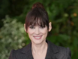 Winona Ryder Kept Christopher Walken’s Chicken Wishbone for Years Winona Ryder Kept Christopher Walken’s Chicken Wishbone for Years