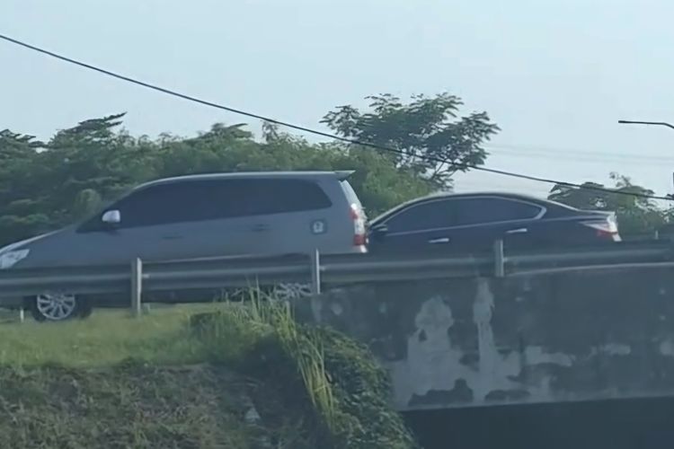 Macet Total di Tol Jakarta-Tangerang, Pengendara Nekat Mundur untuk Masuk ke Alam Sutera