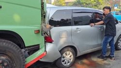 Jumat Pagi Mencekam di Pulogadung, 9 Mobil dan 5 Motor Tertabrak Akibat Dorongan Besar dari Belakang