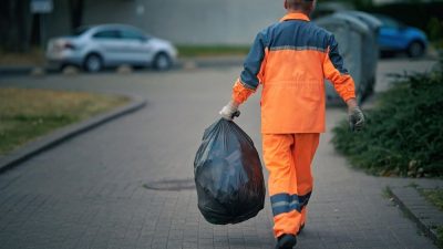 24-Year-Old Dropped Out to Be a Garbage Man — Calls It a ‘Solid Job’ but Feels Shame — Asks, ‘Should I Be Embarrassed?’