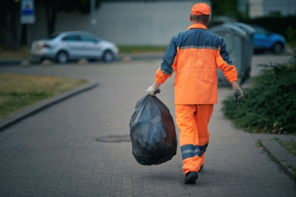 24-Year-Old Dropped Out to Be a Garbage Man — Calls It a ‘Solid Job’ but Feels Shame — Asks, ‘Should I Be Embarrassed?’
