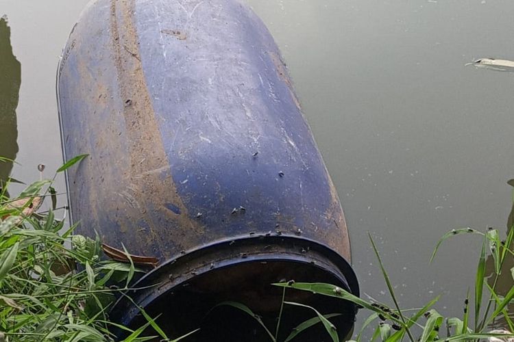 Polisi Identifikasi Jasad Perempuan di Drum Sungai Cisadane! Tubuh Penuh Luka dan Ciri-ciri Korban Terungkap