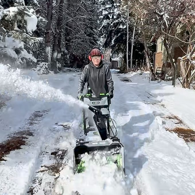 Top 4 Electric Snow Blowers of 2025 Tested in Severe Winter Conditions