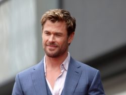 Chris Hemsworth’s Twin Sons Make Red Carpet Debut – And They’re His Exact Copy Chris Hemsworth’s Twin Sons Make Red Carpet Debut – And They’re His Exact Copy