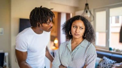5 Warning Signs of Gaslighting