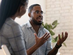 How to Detect When Someone Is Lying to You How to Detect When Someone Is Lying to You