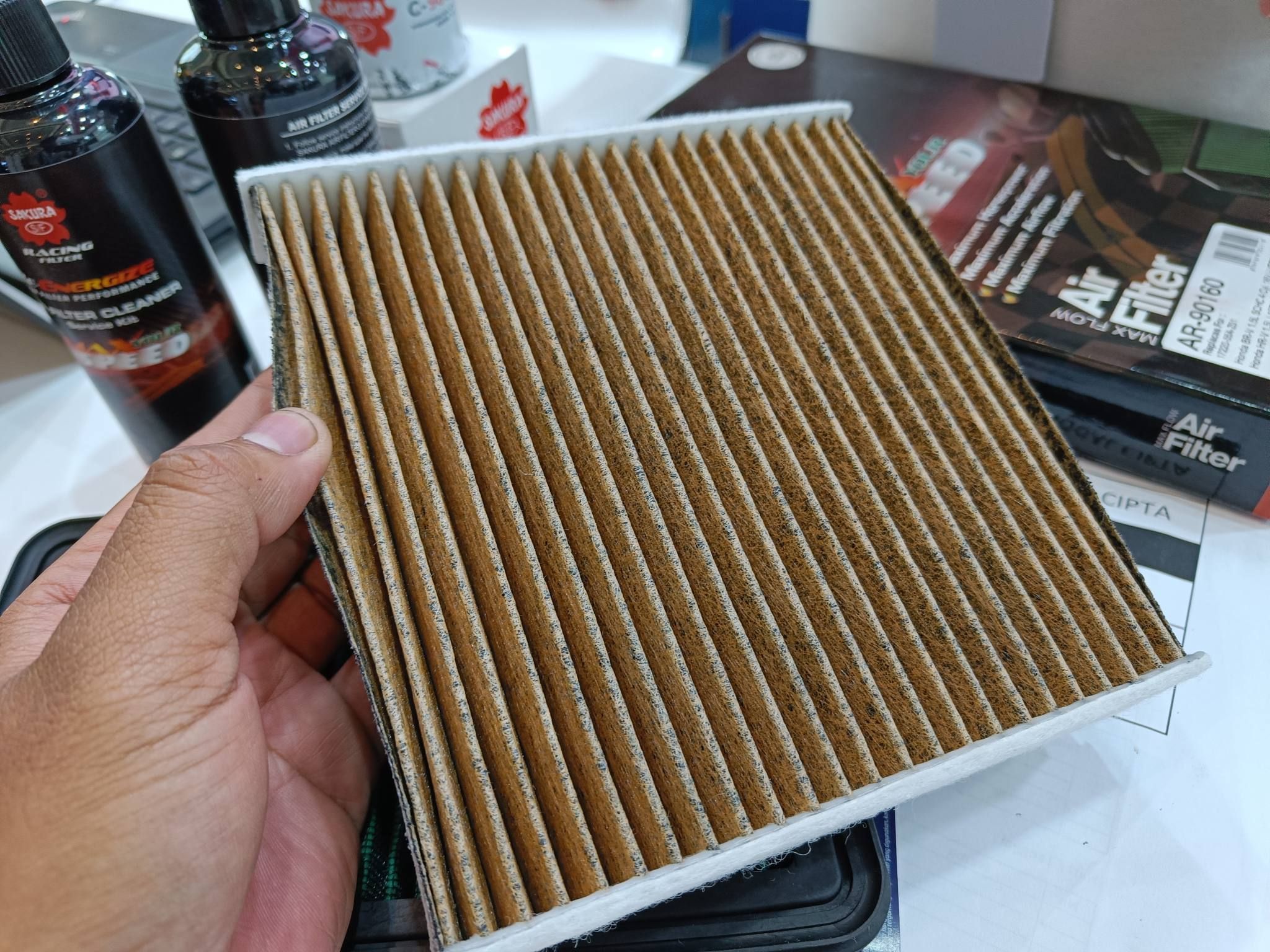 Filter AC Mobil Kotor Berbahaya, Ini Cara Bersihkan