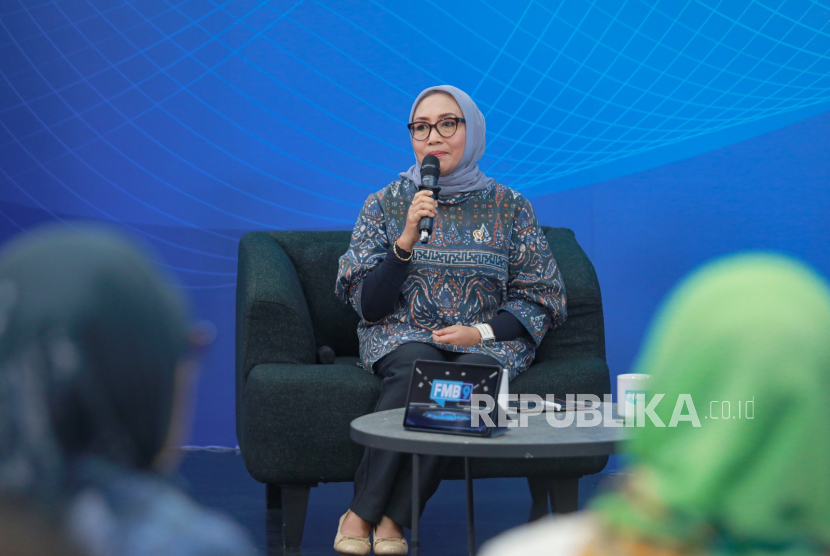 Menteri Arifah Ajak Pemuda Bijak Berbagi di Media Sosial