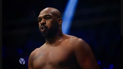 Jon Jones Bikin Geger: Sinyal Comeback Meski Baru Pensiun