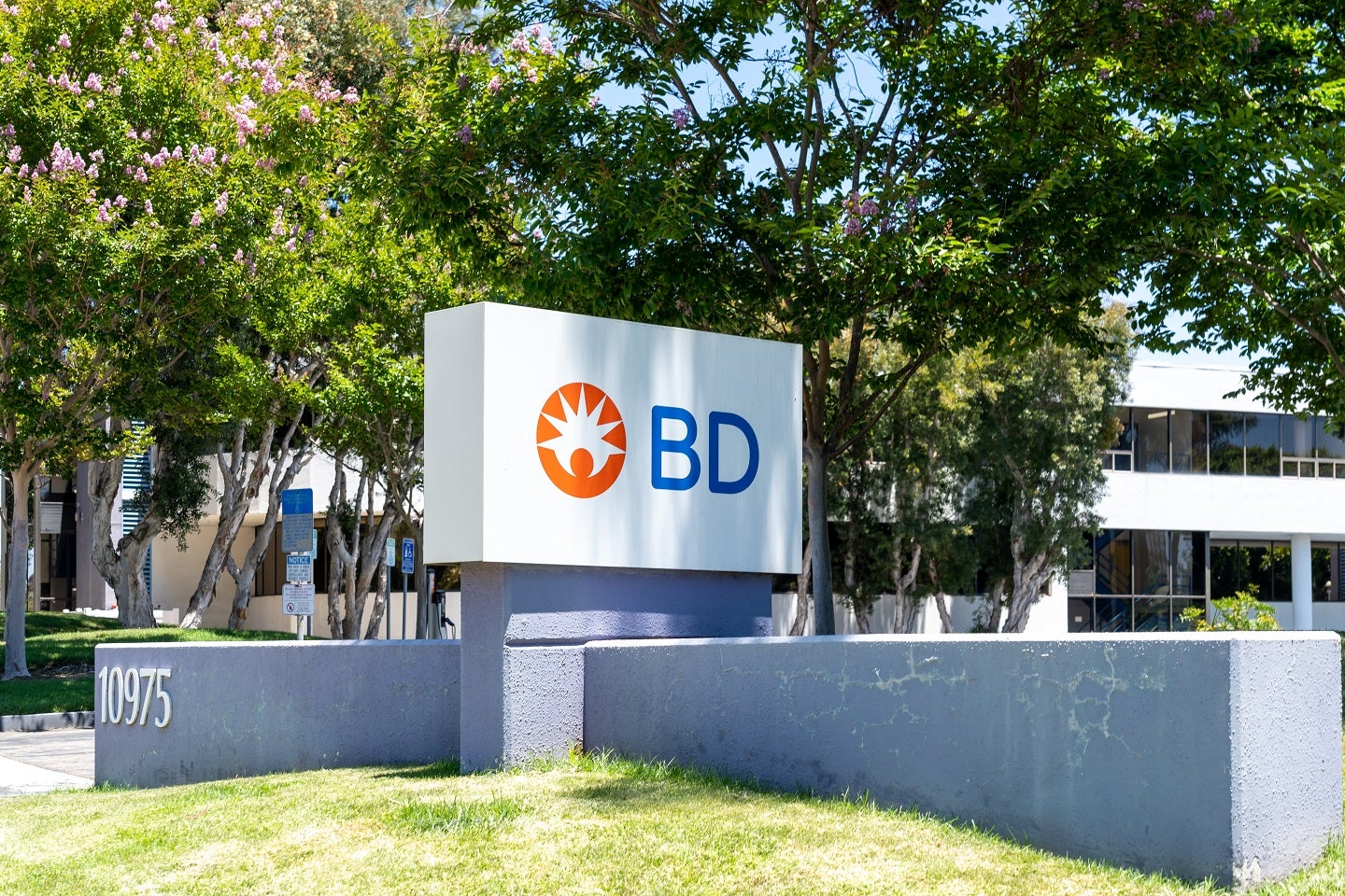 BD, Diagnostic Solutions, and Waters to Merge in .5 Billion Deal