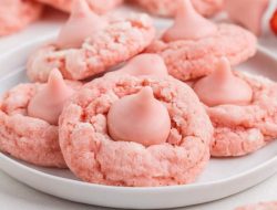 Mix Ordinary Cake Mix Into 19 Extraordinary Treats