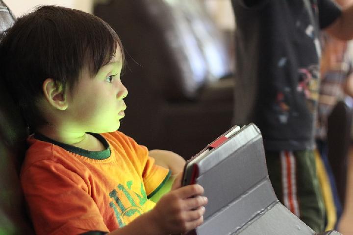 Tips Efektif Batasi Screen Time Anak
