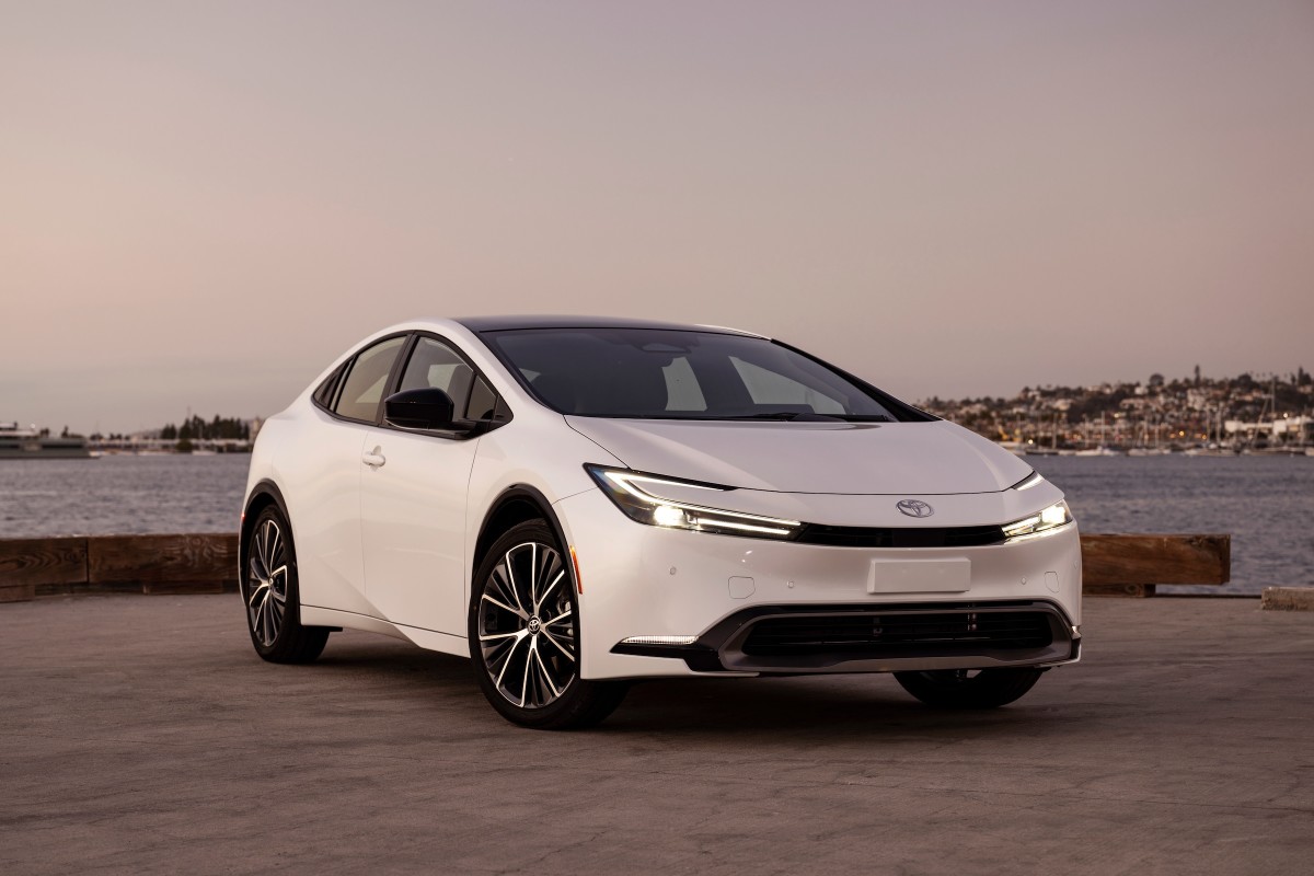 Toyota Unveils Special Prius PHEV Lease Deal for July