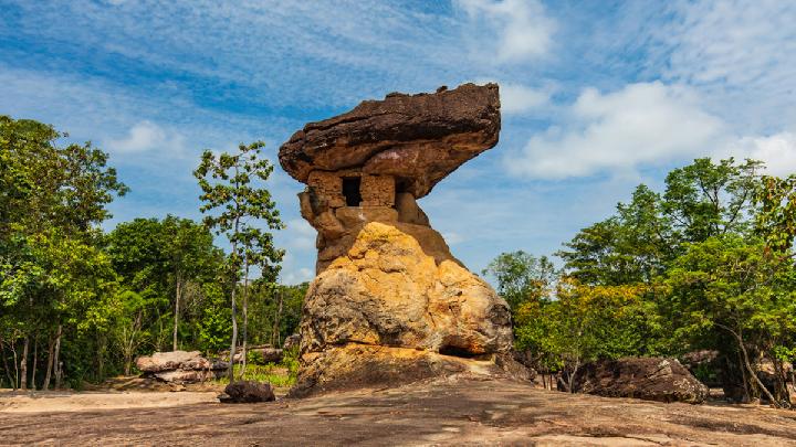 3 Tujuan Wisata Alam dan Rohani di Timur Laut Thailand