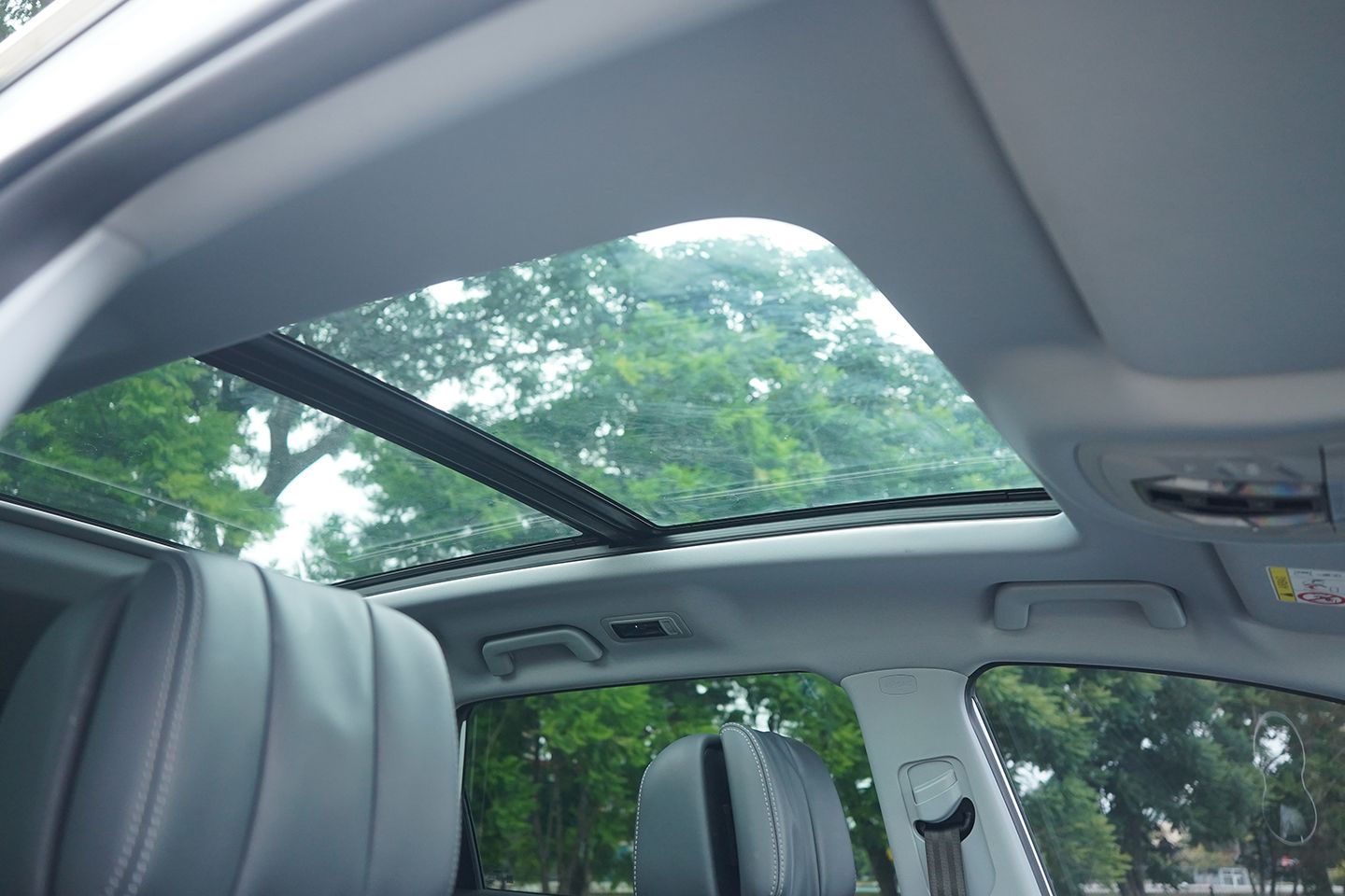 Tips Perawatan Sunroof Biar Awet & Lancar, Nih Rahasianya dari Bengkel!