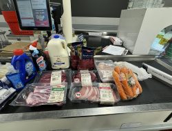 Why This Grocery Photo Enraged a Coles Shoppers Why This Grocery Photo Enraged a Coles Shoppers