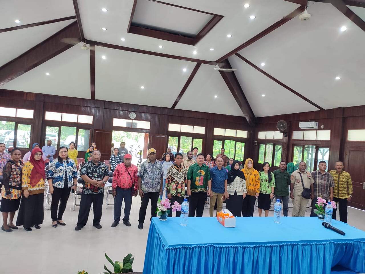 Komisi I DPRK Mimika Dukung Program Bank Sampah di Distrik Mimika Baru