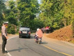 Tebing 15 Meter Longsor, Tutupi Jalan Raya Nasional Kalipucang Pangandaran
