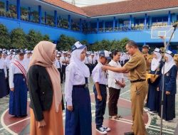 Hari Pertama MPLS di SDN 7 Ciamis, Orang Tua Murid Terlambat karena Izin ke Kantor Hari Pertama MPLS di SDN 7 Ciamis, Orang Tua Murid Terlambat karena Izin ke Kantor