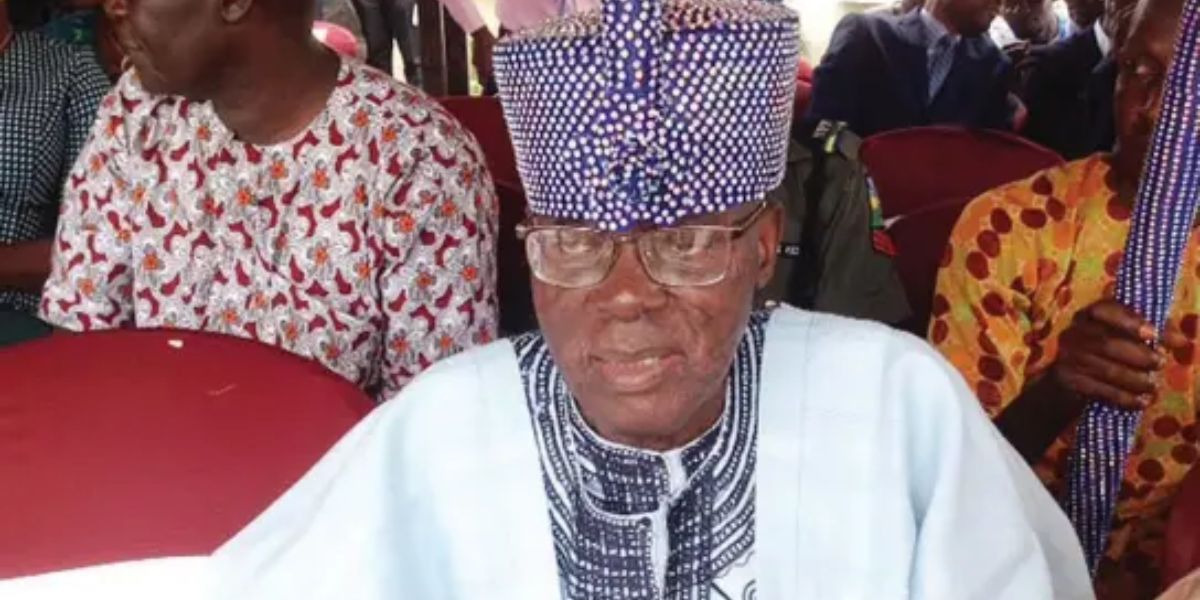 Ladoja Awaits as Tributes Pour In for Late Olubadan