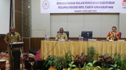 Berikut adalah rephrasing dari judul tersebut dalam Bahasa Indonesia yang lebih menarik dan tetap menjaga maknanya:

**”SK CPNS 2024 Mimika Belum Turun, Bupati: Masih di Tangan Pusat”**

Alternatif lain yang juga mencolok:

**”Tunggu SK dari Pusat, Nasib CPNS 2024 Mimika Masih Menggantung”**

Ingin versi yang lebih formal atau jurnalistik?