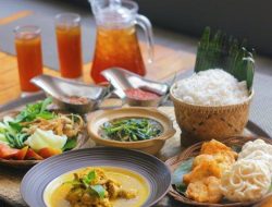 Promo Hotel Santika Bangka: Nikmati Kuliner Sedulang, Makan Berempat Hanya dengan Harga Satu!