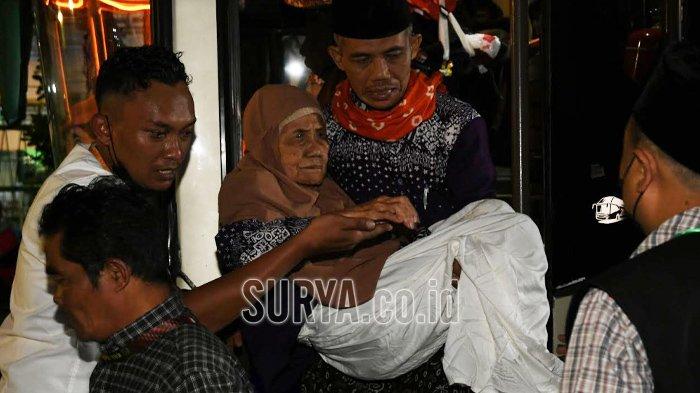 Jemaah Haji NTT Terjebak 4 Hari di Surabaya Karena Bandara Tutup