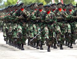 TNI Jamin Tidak Intervensi, Hanya Dampingi Program Makanan Gratis di Sorong TNI Jamin Tidak Intervensi, Hanya Dampingi Program Makanan Gratis di Sorong