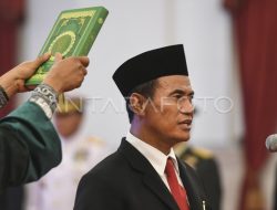 Menteri Amran Sulaiman: Pejabat Eselon II Kementerian Pertanian Jadi DPO Menteri Amran Sulaiman: Pejabat Eselon II Kementerian Pertanian Jadi DPO