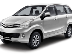 **Judul yang Direvisi:**  
*Avanza Dilarang Isi Pertalite, Sopir Travel Ancam Naikkan Tarif*