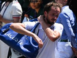 Medvedev Stuns Wimbledon Crowd with Shock Early Exit Medvedev Stuns Wimbledon Crowd with Shock Early Exit