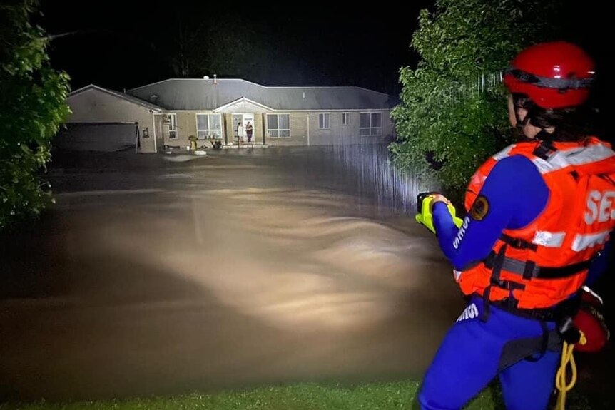 Rescue 1122 Saves 30 in Flood Emergency