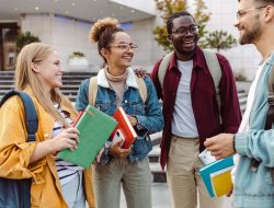 Students and Part-Timers Earn Extra Income with SMM Panels