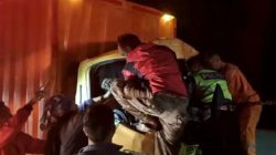 Bus Tabrak Truk di Tol Cipularang, Sopir Terjepit 1 Jam, Kernet Tewas