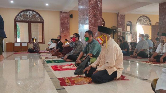 Naskah Khutbah Jumat 18 Juli 2025: 4 Sifat Buruk Rezeki Tidak Halal
