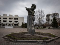Ukrainians Safeguard Art and History Amid War’s Devastation