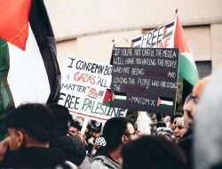 Political Rallies Resemble Music Concerts! Political Rallies Resemble Music Concerts!