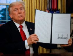 US President to Lift Sanctions on Syria with Executive Order US President to Lift Sanctions on Syria with Executive Order