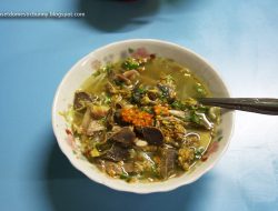 Tradisi Sambut Jemaah Haji KBIHU Lamongan dengan Makan Soto Ayam Bersama