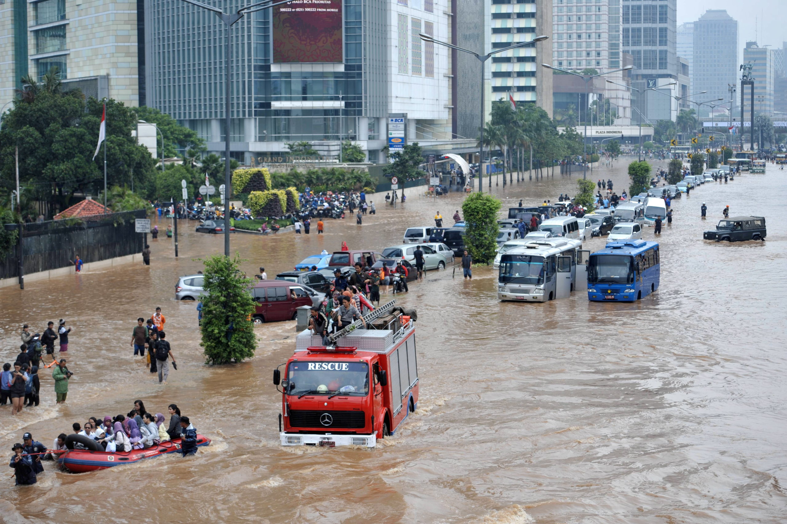 Banjir Dahsyat Hancurkan Ratusan Rumah di Kawunganten Cilacap, Ini Penyebabnya