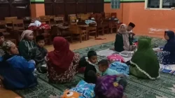 Warga Cikunten Singaparna Mengungsi ke Kerabat Akibat Banjir dan Longsor
